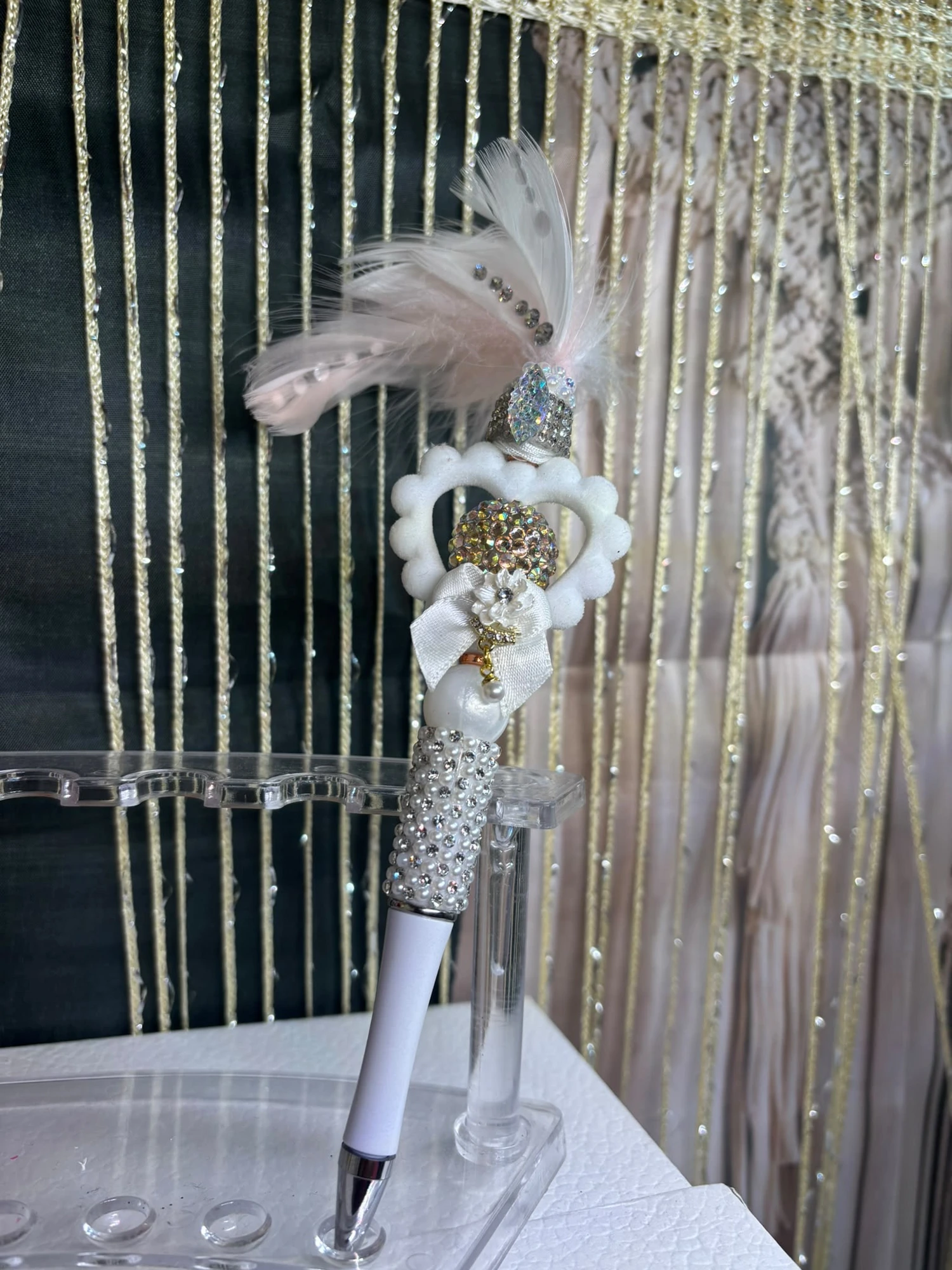 Pearl Cloud Crown Pen